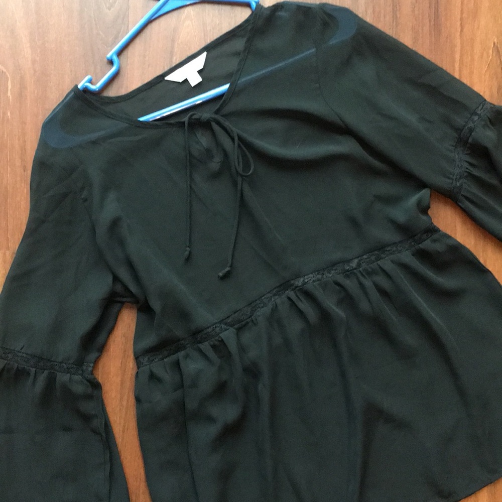 ✨3 for $20 Sale✨Sheer black blouse